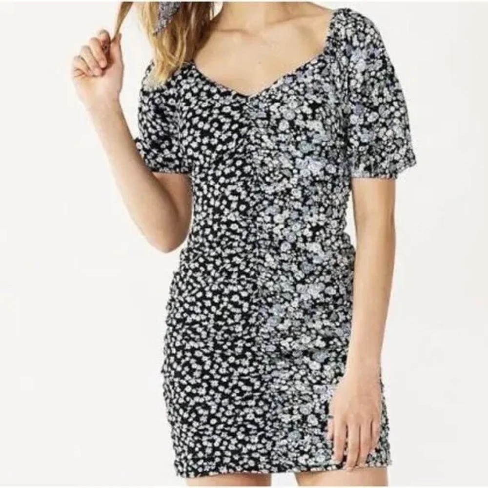 Live To Be Spoiled Ruched Bodycon Mini Dress S Black Floral